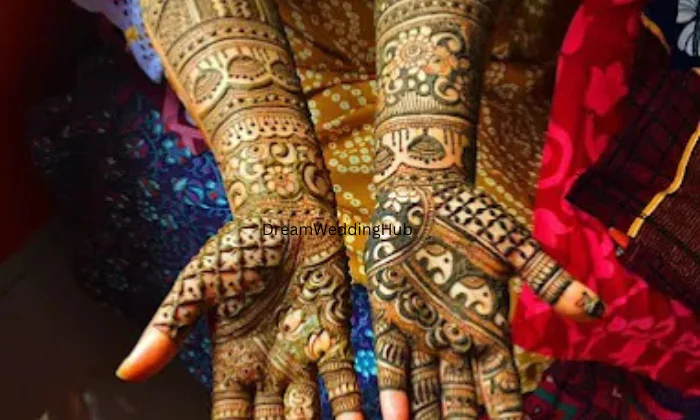 Mehndi artist anjali
